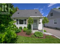 30 WALBROOK CRESCENT - 2