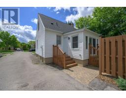 30 WALBROOK CRESCENT - 31