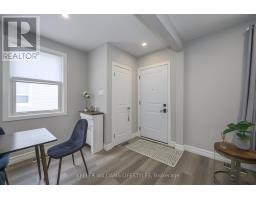 30 WALBROOK CRESCENT - 4