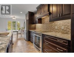 22 VILLAGE GATE CRESCENT - 11