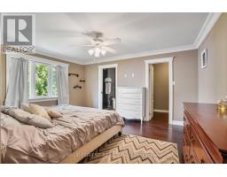 22 VILLAGE GATE CRESCENT - 18