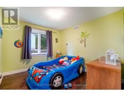 22 VILLAGE GATE CRESCENT - 23