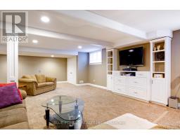 22 VILLAGE GATE CRESCENT - 31