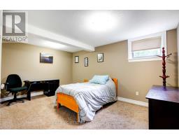 22 VILLAGE GATE CRESCENT - 32