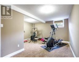 22 VILLAGE GATE CRESCENT - 34