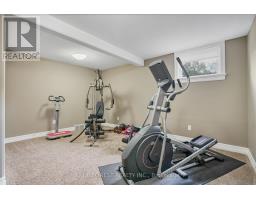 22 VILLAGE GATE CRESCENT - 35