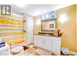 22 VILLAGE GATE CRESCENT - 36