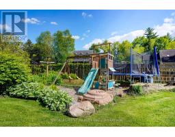 22 VILLAGE GATE CRESCENT - 39
