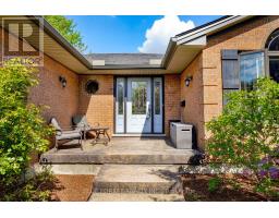 22 VILLAGE GATE CRESCENT - 4