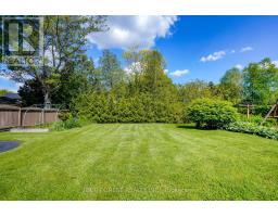 22 VILLAGE GATE CRESCENT - 40