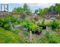 22 VILLAGE GATE CRESCENT - 46
