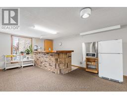317 - 440 WELLINGTON STREET - 38
