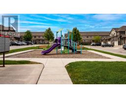 25 - 3200 SINGLETON AVENUE - 24