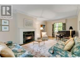 41 HAMPTON CRESCENT - 10