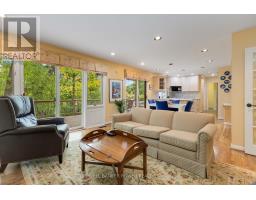 41 HAMPTON CRESCENT - 14