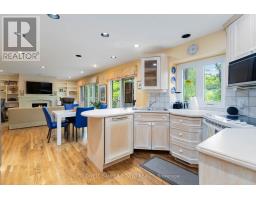 41 HAMPTON CRESCENT - 18