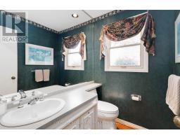 41 HAMPTON CRESCENT - 22