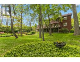 41 HAMPTON CRESCENT - 40