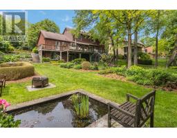 41 HAMPTON CRESCENT - 41