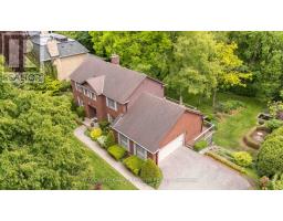 41 HAMPTON CRESCENT - 44