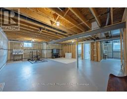 27 FOXTAIL LANE - 26