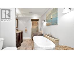 36 WINGREEN LANE - 32