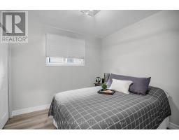 35 EDMUNDS CRESCENT - 19