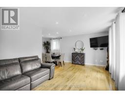 35 EDMUNDS CRESCENT - 2