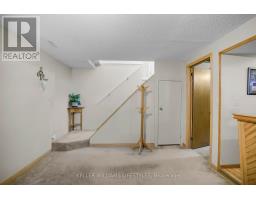 35 EDMUNDS CRESCENT - 24