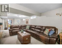 35 EDMUNDS CRESCENT - 28