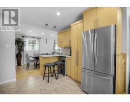 35 EDMUNDS CRESCENT - 3