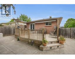 35 EDMUNDS CRESCENT - 36