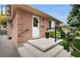 35 EDMUNDS CRESCENT - 8