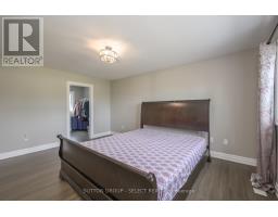 33 - 1061 EAGLETRACE DRIVE - 18