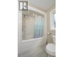 33 - 1061 EAGLETRACE DRIVE - 21