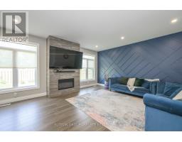 33 - 1061 EAGLETRACE DRIVE - 8