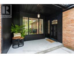 38 HUNT VILLAGE CRESCENT - 2