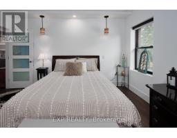 4 - 130 WINDSOR CRESCENT - 21