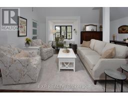 4 - 130 WINDSOR CRESCENT - 26