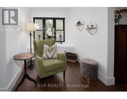 4 - 130 WINDSOR CRESCENT - 31