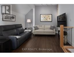 4 - 130 WINDSOR CRESCENT - 32