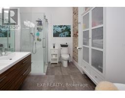 4 - 130 WINDSOR CRESCENT - 35