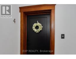 4 - 130 WINDSOR CRESCENT - 4