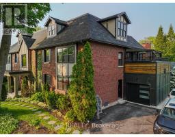 4 - 130 WINDSOR CRESCENT - 42