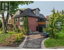 4 - 130 WINDSOR CRESCENT - 44