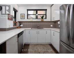 4 - 130 WINDSOR CRESCENT - 9