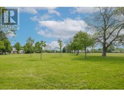 40 ST LAWRENCE BOULEVARD - 32