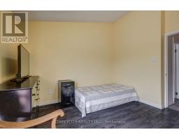 157 - 1090 KIPPS LANE - 18