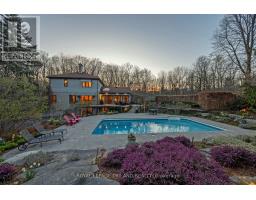 3 OLD OAK LANE - 35