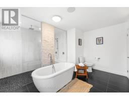 710 HICKORYRIDGE COMMON - 26